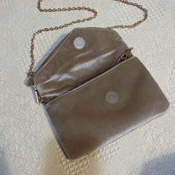 New! Urban Expressions Taupe Velvet Chain Clutch / Crossbody - Picture 2 of 9